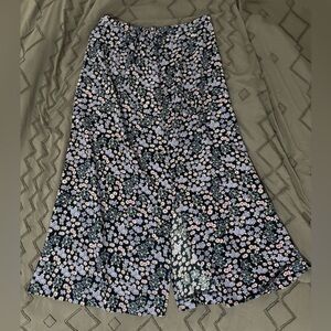 Maxi skirt with slit